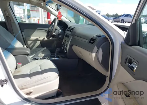 2010 Ford Fusion Se z USA, uszkodzony, nr VIN 3FAHP0HA5AR328467